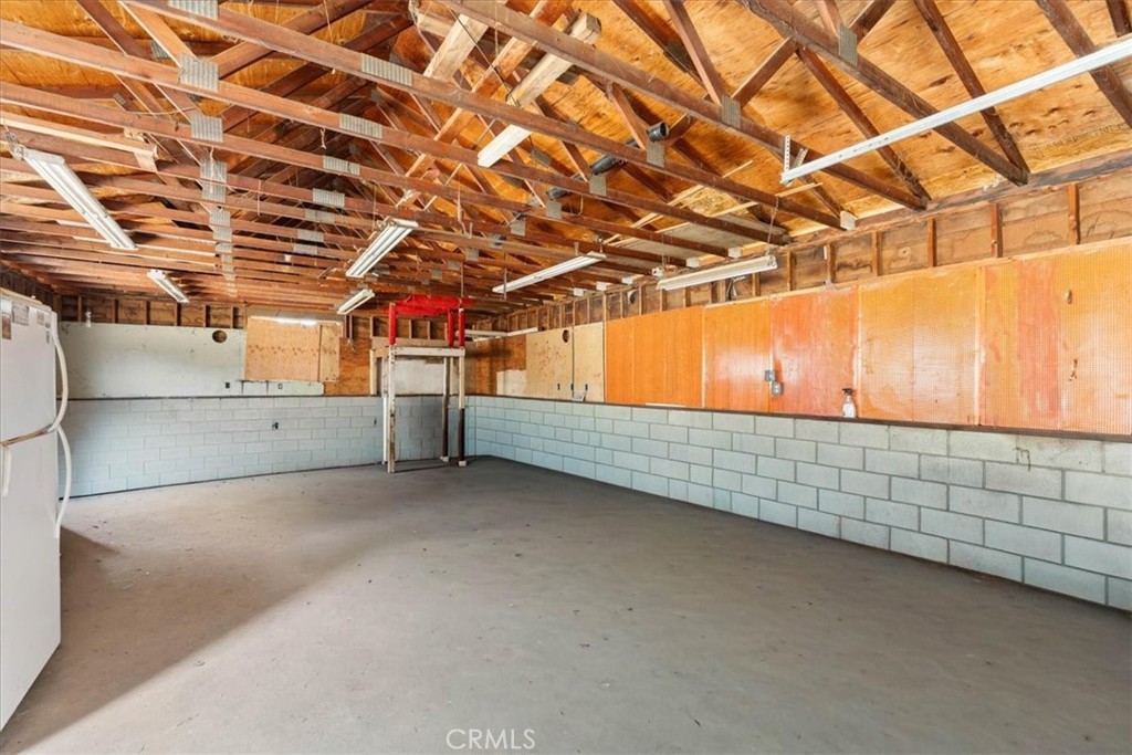 https://media.crmls.org/medias/31eaf063-b3d4-41ca-8ce7-ba9d1ddc29be.jpg?preset=X-Large