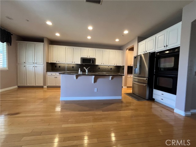 Detail Gallery Image 5 of 24 For 1431 Red Bird Ct, Redlands,  CA 92374 - 4 Beds | 3 Baths
