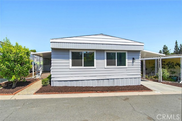 1001 W Lambert Road, La Habra CA: https://media.crmls.org/medias/31ecc9d0-69ca-4d3b-9ffe-8092e7a23b39.jpg