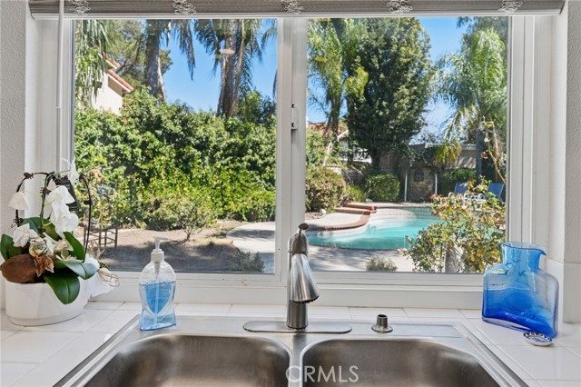 Detail Gallery Image 18 of 58 For 39710 Almansa Ct, Murrieta,  CA 92562 - 4 Beds | 2/1 Baths