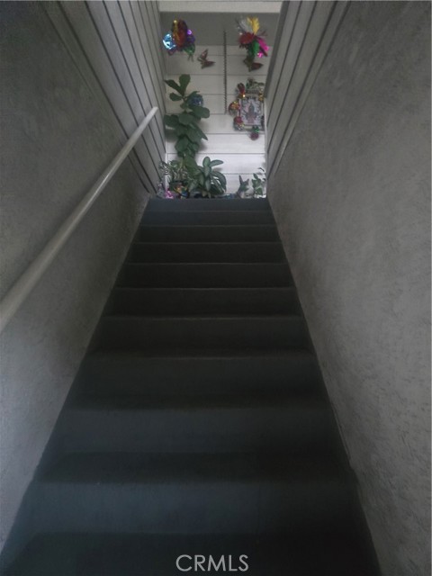 Detail Gallery Image 3 of 7 For 720 N Lacy #E,  Santa Ana,  CA 92701 - 1 Beds | 1 Baths