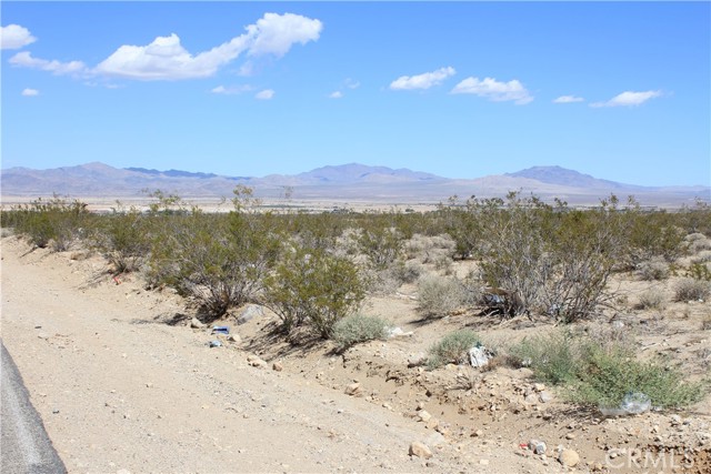 769 Meridian Road, Lucerne Valley CA: https://media.crmls.org/medias/31ee222d-6e2d-445a-a945-e14d38790962.jpg