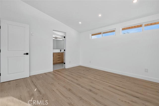 16445 Kingsbury photo 39