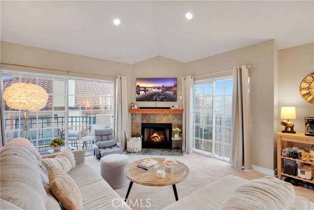 Detail Gallery Image 6 of 41 For 24151 Del Monte #348,  Valencia,  CA 91355 - 2 Beds | 2 Baths