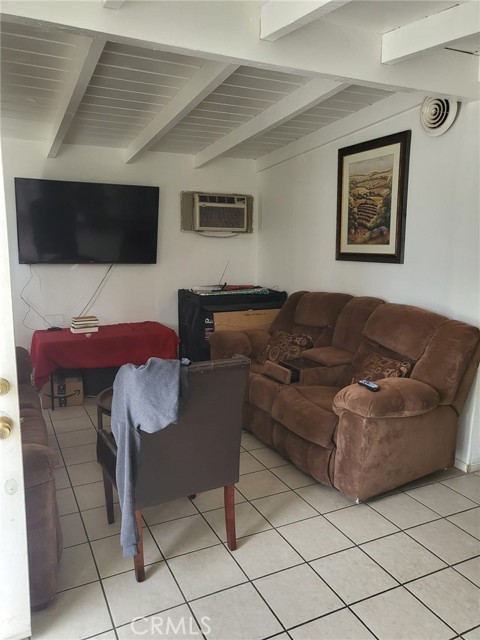 12167 Cheshire Street, Norwalk CA: https://media.crmls.org/medias/31ef1ecd-3e4a-46e3-a3d2-2b8c5dd14b3c.jpg