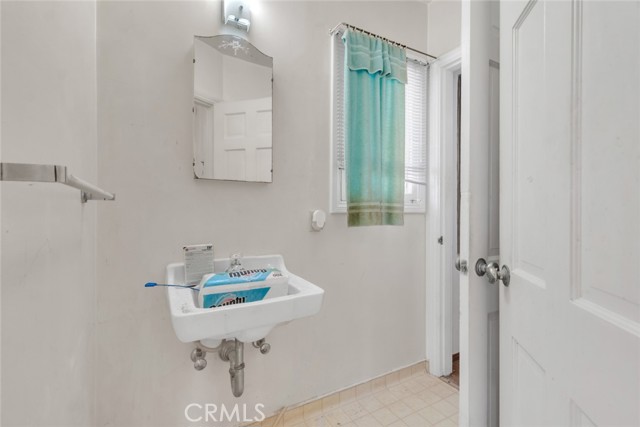 311 N Del Mar Avenue, San Gabriel CA: https://media.crmls.org/medias/31efe8f8-c0b6-43ad-983d-a1b7303b5b4d.jpg