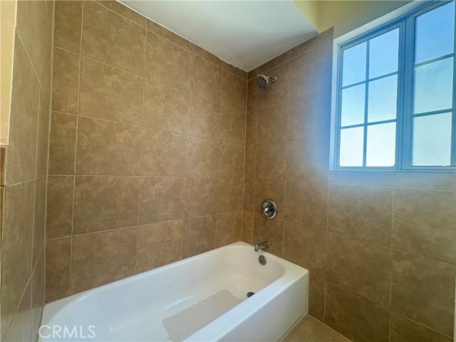 11890 Manor Drive, Hawthorne CA: https://media.crmls.org/medias/31efeb10-3366-4ab6-9e86-dd6af5173e16.jpg