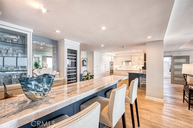 Detail Gallery Image 6 of 30 For 3121 W Coast Hwy 7ab,  Newport Beach,  CA 92663 - 3 Beds | 2 Baths