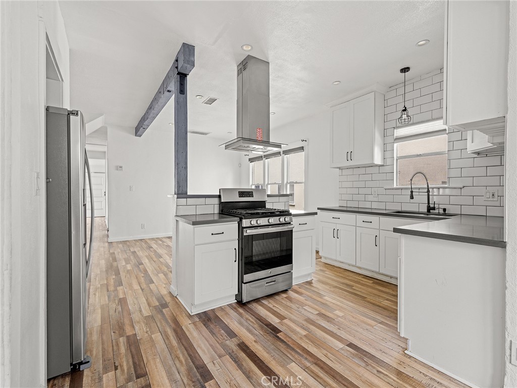 757 N Loma Vista