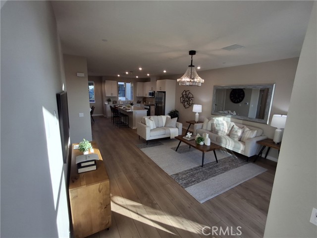 Detail Gallery Image 23 of 30 For 109 S Laxore St #303,  Anaheim,  CA 92804 - 4 Beds | 3/1 Baths