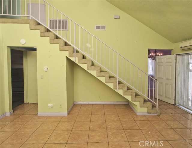 601 S Newhope Street, Santa Ana CA: https://media.crmls.org/medias/31f18ab2-eeb6-4d1d-a638-722b0fa7dece.jpg