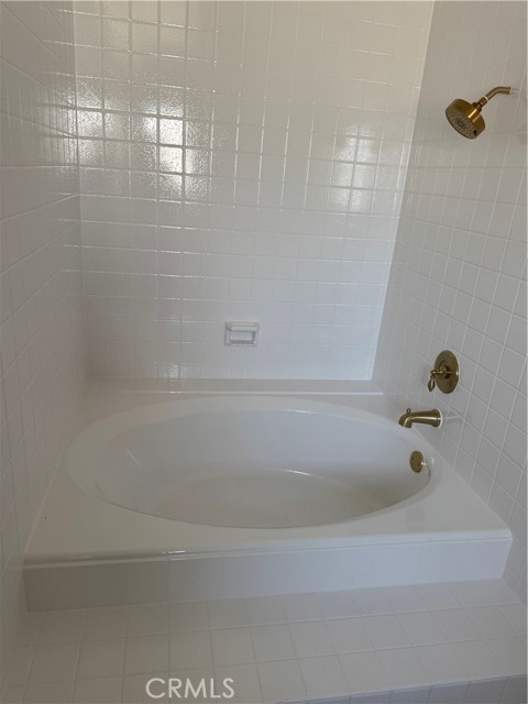 Image 21 of 34 For 9921 Oceancrest Drive