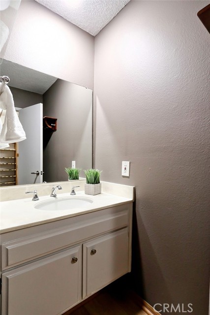 2700 Graham Avenue, Redondo Beach, California 90278, 3 Bedrooms Bedrooms, ,1 BathroomBathrooms,Residential,Sold,Graham Avenue,SB22001373