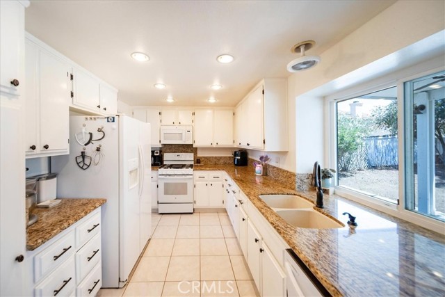 29870 Corte Cruzada, Menifee CA: https://media.crmls.org/medias/31f32e09-c7c7-42be-9aed-da5af8681043.jpg