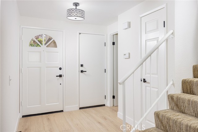 Detail Gallery Image 9 of 39 For 543 Victoria St #E,  Costa Mesa,  CA 92627 - 3 Beds | 2/1 Baths