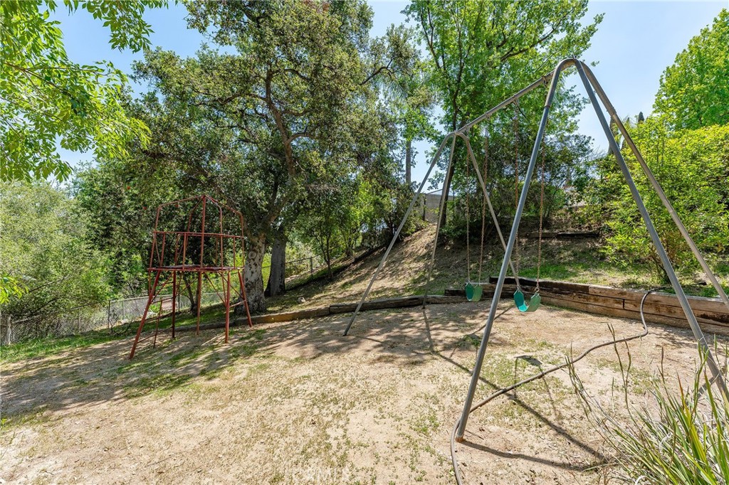 https://media.crmls.org/medias/31f45a53-c3bc-46c3-a67f-75a48ee243c0.jpg?preset=X-Large