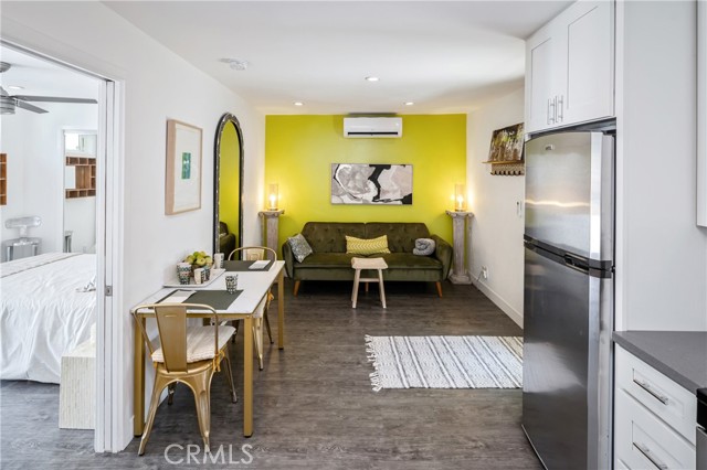 Detail Gallery Image 27 of 40 For 2317 Walgrove, Los Angeles,  CA 90066 - 4 Beds | 3 Baths