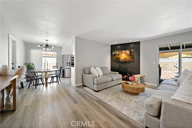 Detail Gallery Image 3 of 37 For 594 Montebello Pl, Hemet,  CA 92543 - 2 Beds | 2 Baths