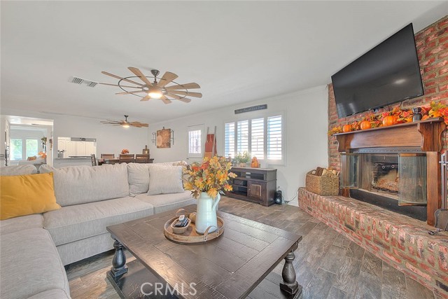 Detail Gallery Image 28 of 67 For 5026 Hersholt, Lakewood,  CA 90712 - 5 Beds | 2 Baths