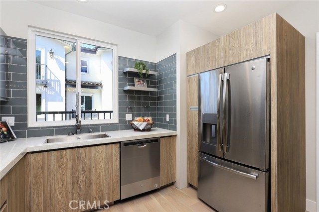 6 Oakmont Street, Phillips Ranch CA: https://media.crmls.org/medias/31f7c52b-1d8f-4b50-affd-53ba8dd12e0b.jpg