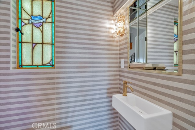 1812 Linda Vista Avenue, Pasadena CA: https://media.crmls.org/medias/31f81b9c-9897-491a-a847-fe101080e6aa.jpg