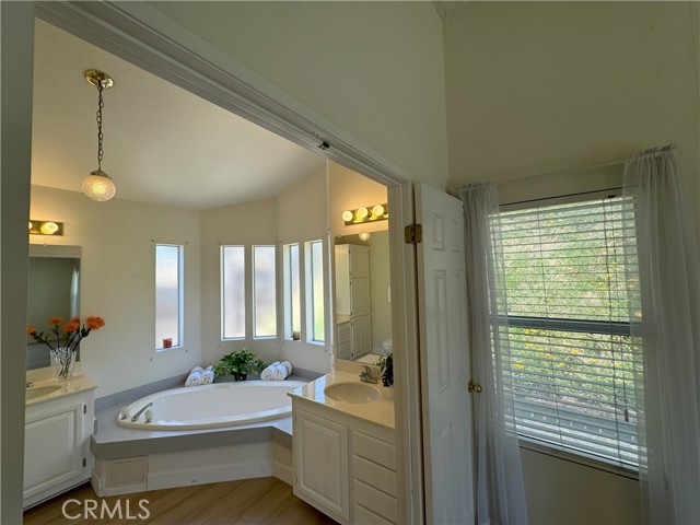 Detail Gallery Image 13 of 53 For 19943 Shadow Island Drive, Canyon Country,  CA 91351 - 3 Beds | 2 Baths