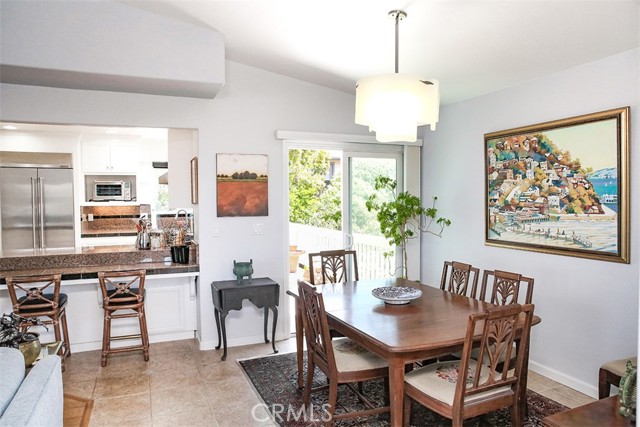 Detail Gallery Image 12 of 46 For 1888 Saint James Rd, Cambria,  CA 93428 - 3 Beds | 2/1 Baths