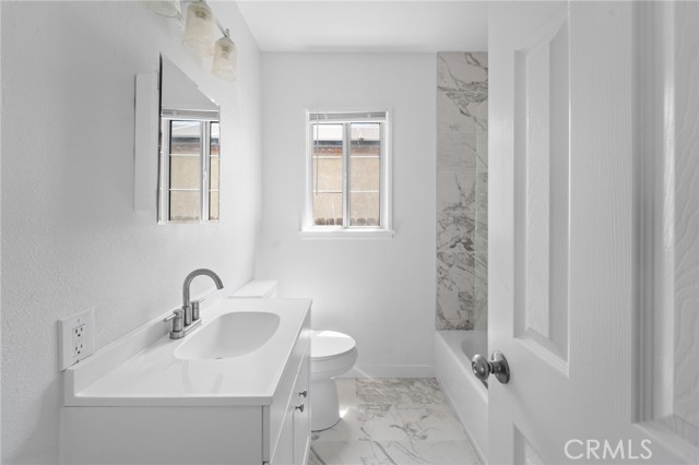 18656 Runnymede Street, Reseda CA: https://media.crmls.org/medias/31fabdc1-95a7-4309-bd2f-8633e5e173ea.jpg