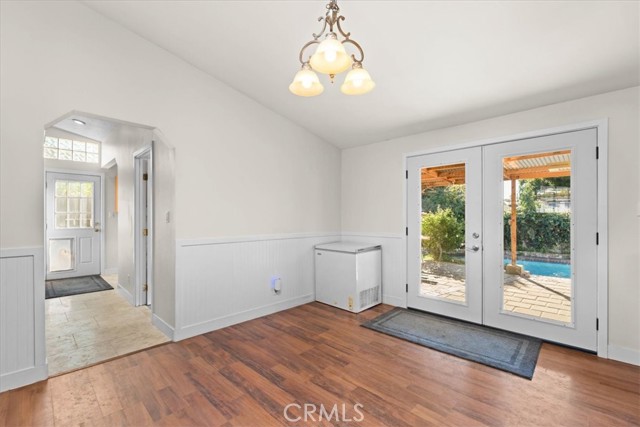 Detail Gallery Image 15 of 36 For 118 Bryn Mawr Rd, Claremont,  CA 91711 - 3 Beds | 2 Baths