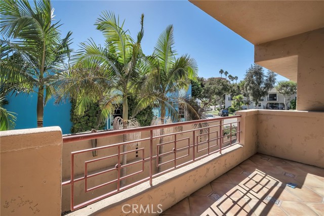 138 Broadway, Redondo Beach, California 90277, 3 Bedrooms Bedrooms, ,3 BathroomsBathrooms,Residential,Sold,Broadway,SB21217979