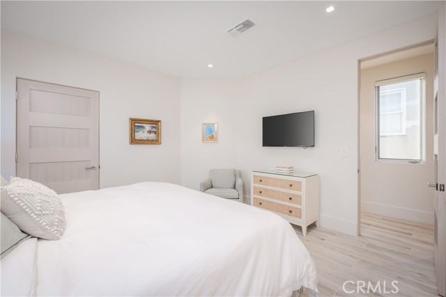 Image 37 of 49 For 3407 Oceanfront