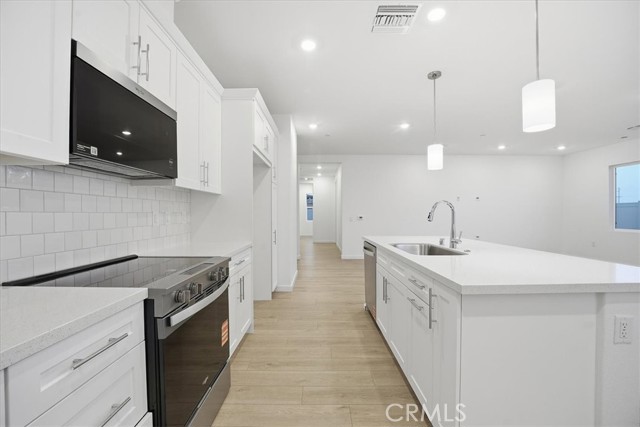 Detail Gallery Image 11 of 41 For 5564 Gem Ct, Lancaster,  CA 93536 - 4 Beds | 2 Baths