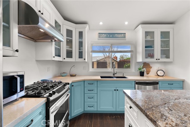 Detail Gallery Image 10 of 38 For 20851 Lancelot Ln, Huntington Beach,  CA 92646 - 4 Beds | 2 Baths