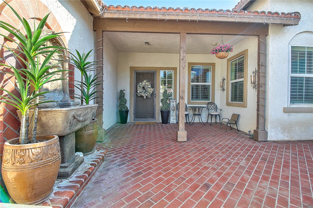 Detail Gallery Image 5 of 61 For 17509 Cedarwood Dr, Riverside,  CA 92503 - 4 Beds | 2/1 Baths