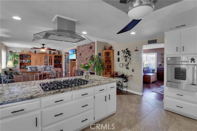 Detail Gallery Image 16 of 44 For 16750 Canyon View Dr, Riverside,  CA 92504 - 4 Beds | 2 Baths