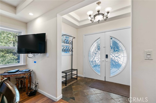 Detail Gallery Image 4 of 71 For 26665 Modoc Ln, Lake Arrowhead,  CA 92352 - 3 Beds | 3/1 Baths