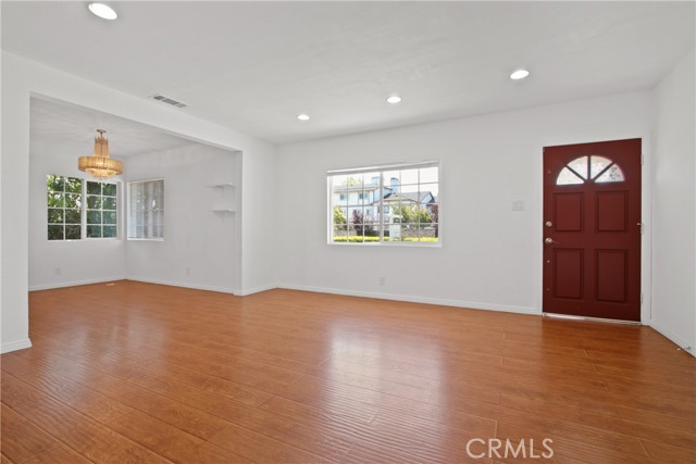 2563 W Carson Street, Torrance CA: https://media.crmls.org/medias/3200254b-6954-4849-8322-fa5bbdf93e34.jpg