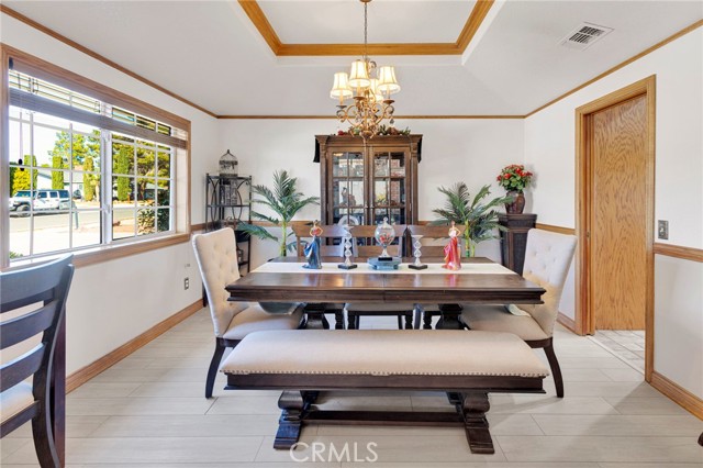 Detail Gallery Image 6 of 56 For 19985 Red Feather, Apple Valley,  CA 92307 - 3 Beds | 2/1 Baths