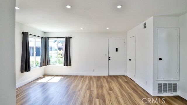 Detail Gallery Image 11 of 36 For 951 S Citron St #5,  Anaheim,  CA 92805 - 2 Beds | 2 Baths