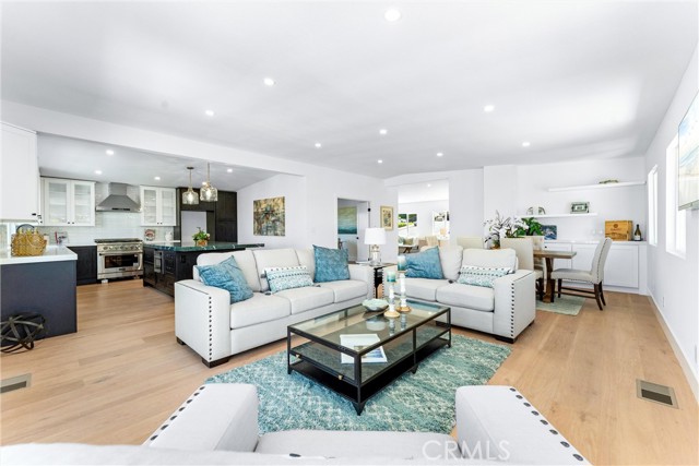 Detail Gallery Image 20 of 52 For 32862 Bluffside Dr, Dana Point,  CA 92629 - 4 Beds | 3 Baths