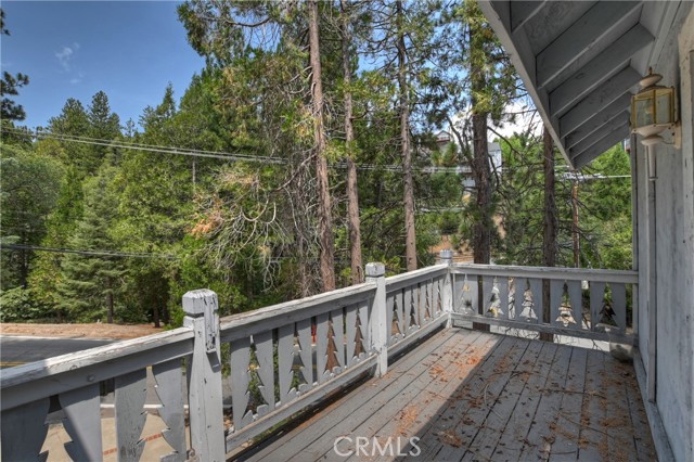 26746 Oakmont Drive, Lake Arrowhead CA: https://media.crmls.org/medias/3201701b-c796-45d9-b70b-5106f6c3d2e5.jpg