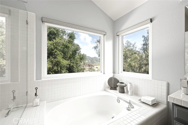 21672 High Country Drive, Rancho Santa Margarita CA: https://media.crmls.org/medias/32029776-8dfc-4a3c-b1d1-071729b55270.jpg
