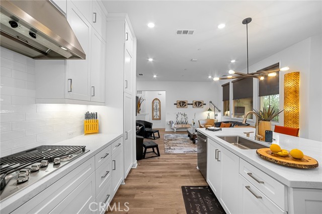 Detail Gallery Image 13 of 45 For 129 Carlow, Irvine,  CA 92618 - 2 Beds | 2 Baths