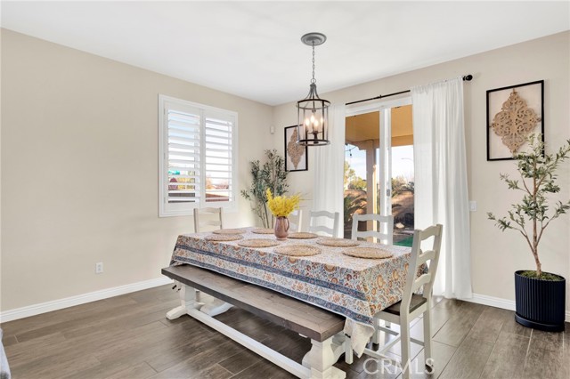 Detail Gallery Image 13 of 48 For 3925 Obsidian, San Bernardino,  CA 92407 - 4 Beds | 3 Baths