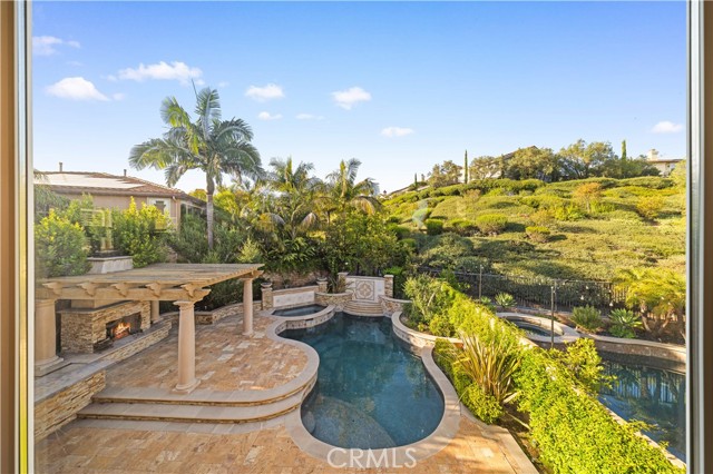 27684 Manor Hill Road, Laguna Niguel CA: https://media.crmls.org/medias/32035bb7-d5b0-4c63-8f40-6f861143e443.jpg
