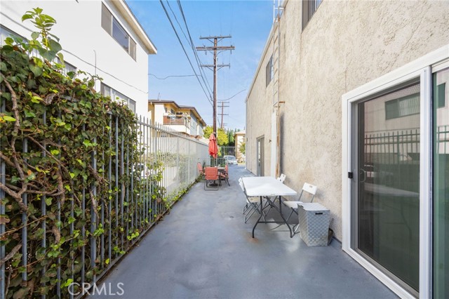 Detail Gallery Image 18 of 19 For 333 Riverdale Dr 1a,  Glendale,  CA 91204 - 2 Beds | 1/1 Baths