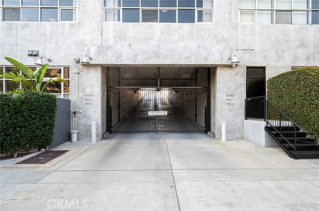 530 Molino Street, Los Angeles CA: https://media.crmls.org/medias/320466fd-d442-406c-84e6-7340a4004323.jpg