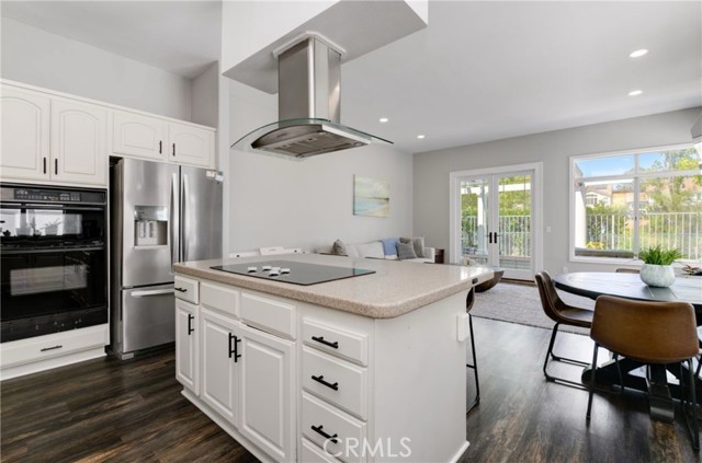 5160 Caminito Exquisito, San Diego CA: https://media.crmls.org/medias/32046ec6-7d56-49c0-8bbb-872db1d8222a.jpg