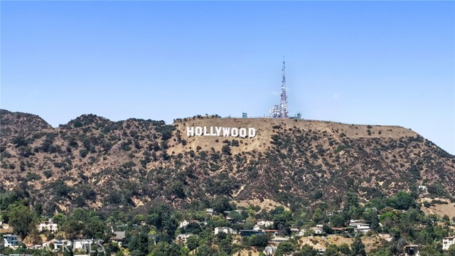 Detail Gallery Image 23 of 27 For 2258 Helios Dr, Los Angeles,  CA 90068 - 2 Beds | 1 Baths