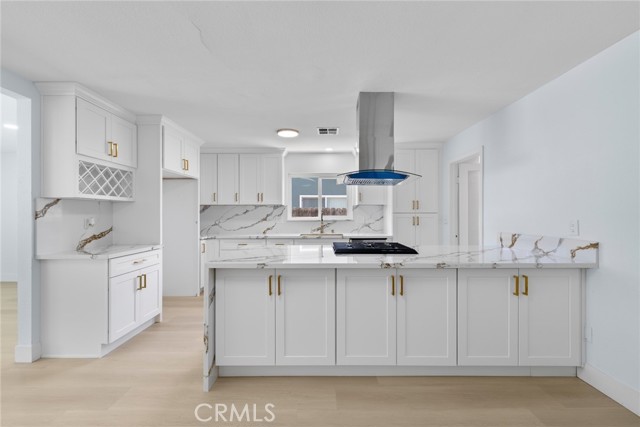 Detail Gallery Image 4 of 32 For 14032 Woodlawn Ave, Tustin,  CA 92780 - 4 Beds | 2 Baths